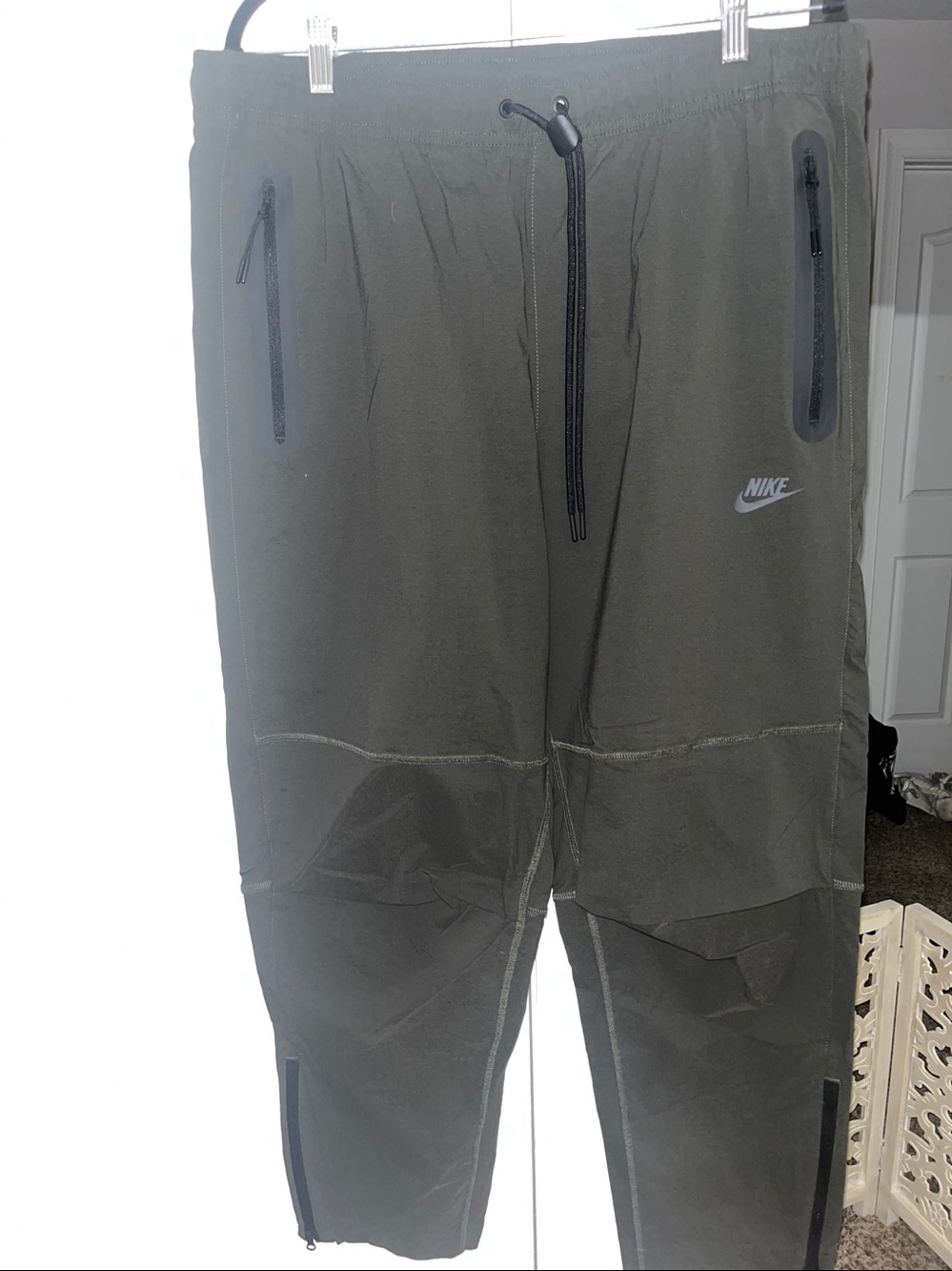 Nike dark green athletic windbreaker pants Size XL